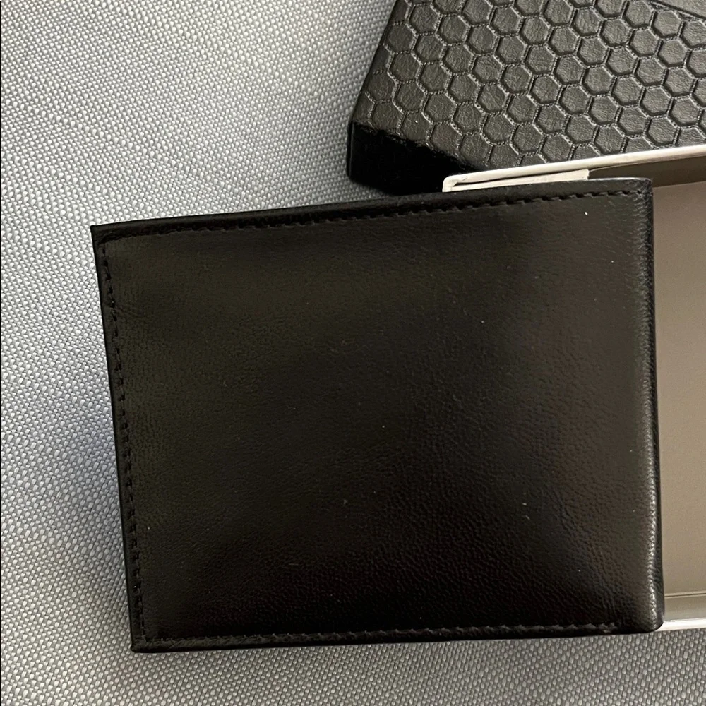 Kenneth Cole Reaction Black Leather Card Holder